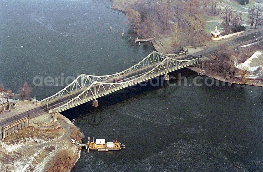 Berlin-Wannsee from above - 21.12.1995 Berlin, Glienicker Brücke