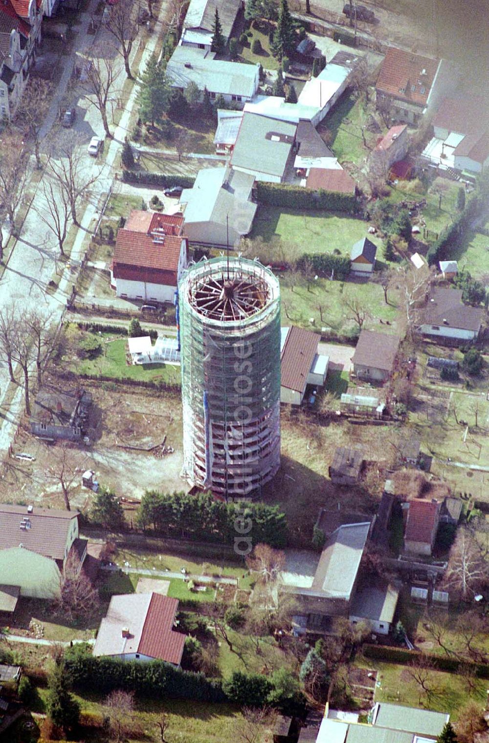 Aerial photograph Berlin-Grünau - BERLIN-Grünau 4 Rekonstruktion des Grünauer Wasserturmes an der Siedlung Sachsenberg in Grünau (Nähe Germanenstraße)