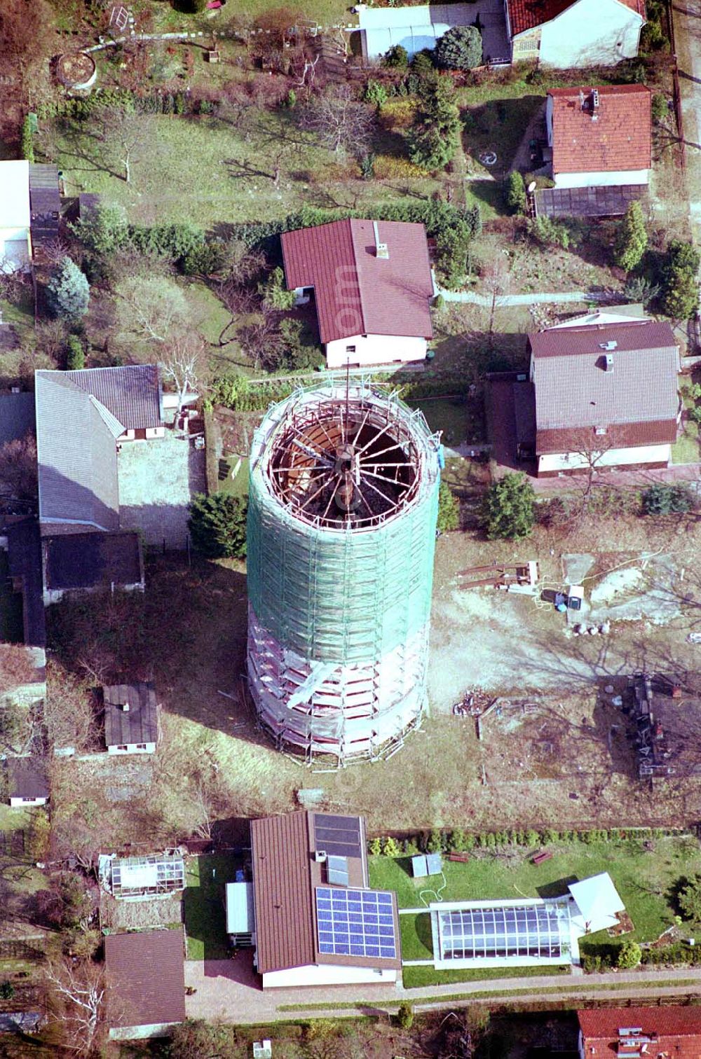 Berlin-Grünau from above - BERLIN-Grünau 4 Rekonstruktion des Grünauer Wasserturmes an der Siedlung Sachsenberg in Grünau (Nähe Germanenstraße)