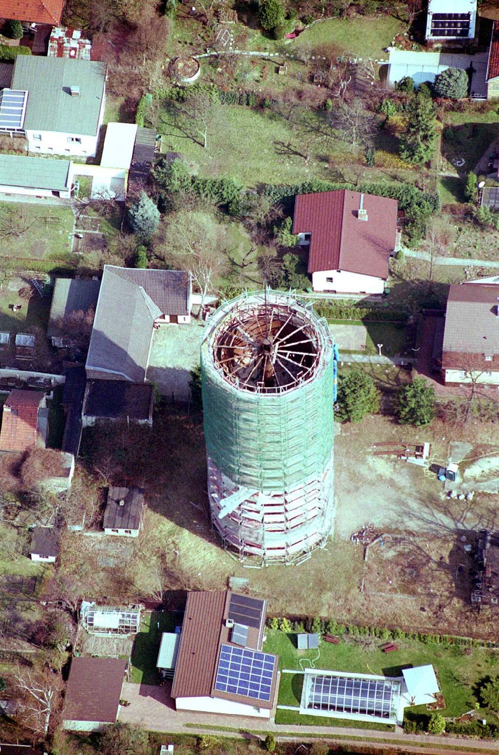 Berlin-Grünau from the bird's eye view: BERLIN-Grünau 4 Rekonstruktion des Grünauer Wasserturmes an der Siedlung Sachsenberg in Grünau (Nähe Germanenstraße)