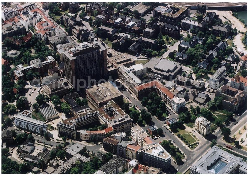 Aerial photograph Berlin Mitte - 31.05.2004 Berlin Mitte, Blick auf die Gebäude der Hessische Straße 11, 10115 Berlin, im Hintergrund die Charité Berlin PRIMA Wohnbauten Privatisierungs-Managemant GmbH Lichtenberg, Kurfürstendamm 32, 10719 Berlin, Tel.: 212497-0, Fax.: 2110170,