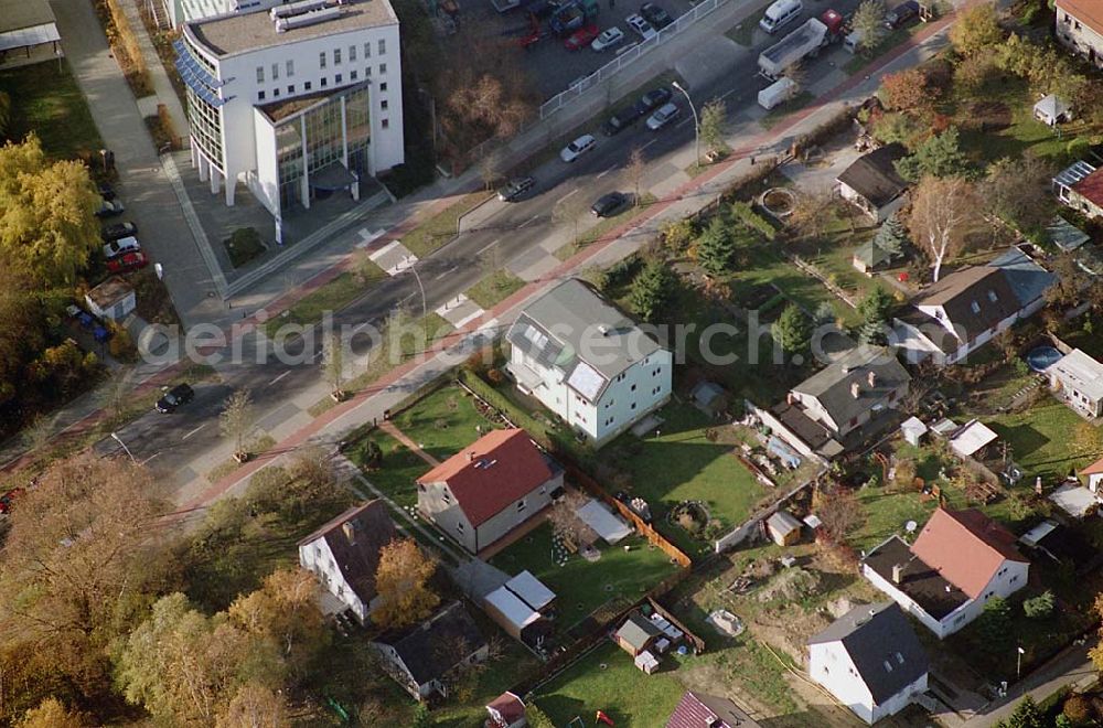 Berlin Hohenschönhausen from above - 11.11.2003 Berlin-Hohenschönhausen Einfamilienwohngebiet an der Strasse 134