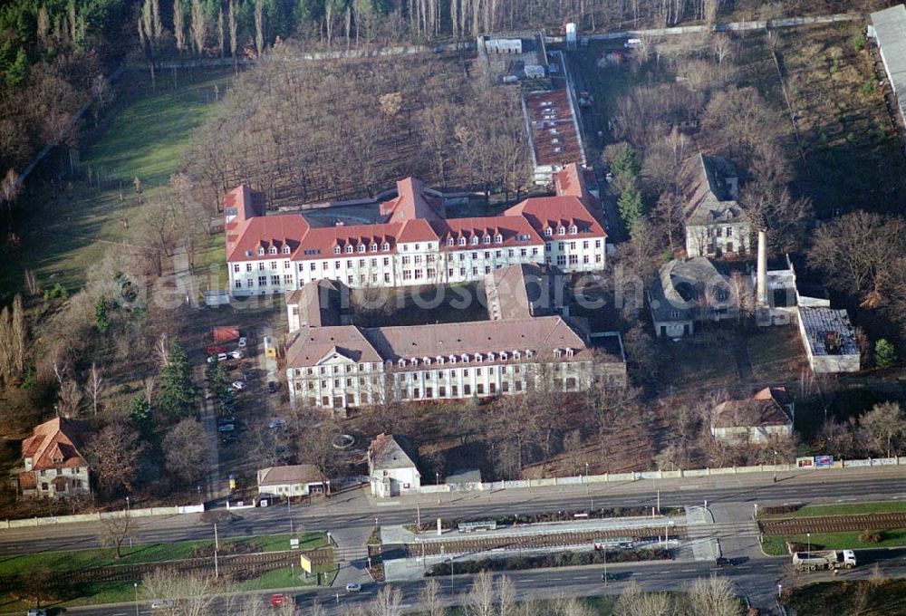 Berlin-Karlshorst from the bird's eye view: 18.12.2003 Berlin-Karlshorst ehemaliges Armeelazarett an der Treskowallee am Gelände des ehemaligen russischen Oberkommandos in Berlin-Karlshorst an der Trabrennbahn. (ev. Diakoniewerk Königin Elisabeth)