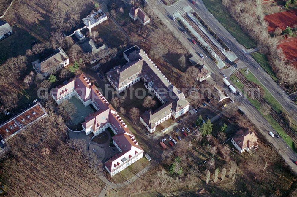 Aerial image Berlin-Karlshorst - 18.12.2003 Berlin-Karlshorst ehemaliges Armeelazarett an der Treskowallee am Gelände des ehemaligen russischen Oberkommandos in Berlin-Karlshorst an der Trabrennbahn. (ev. Diakoniewerk Königin Elisabeth)