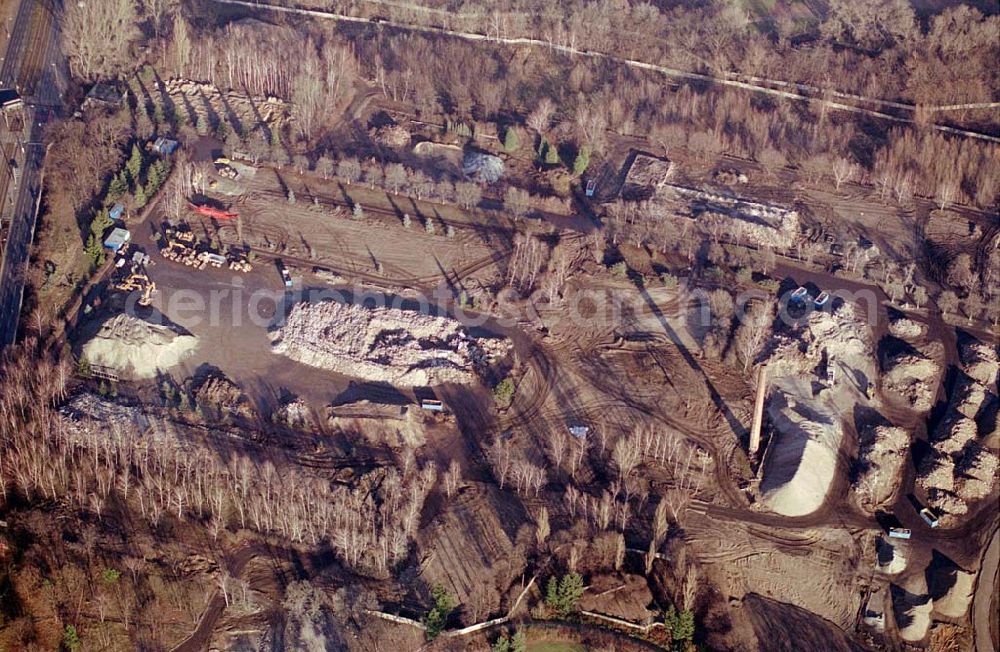 Berlin_Karlshorst from the bird's eye view: 18.12.2003 Berlin-Karlshorst Gelände des ehemaligen russischen Oberkommandos in Berlin-Karlshorst an der Trabrennbahn. Geplant ist die Renaturierung der Fläche und die Wiederherstellung der vor 1929 existierenden Wald- und Wiesengelände