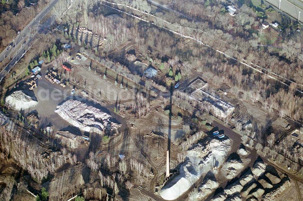 Aerial photograph Berlin_Karlshorst - 18.12.2003 Berlin-Karlshorst Gelände des ehemaligen russischen Oberkommandos in Berlin-Karlshorst an der Trabrennbahn. Geplant ist die Renaturierung der Fläche und die Wiederherstellung der vor 1929 existierenden Wald- und Wiesengelände