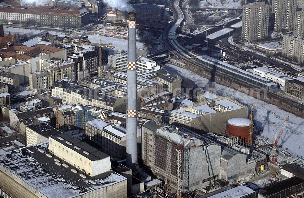 Berlin Mitte from above - 20.12.1995 Berlin, Kraftwerkbau S-Bahnhof Jannowitzbrücke