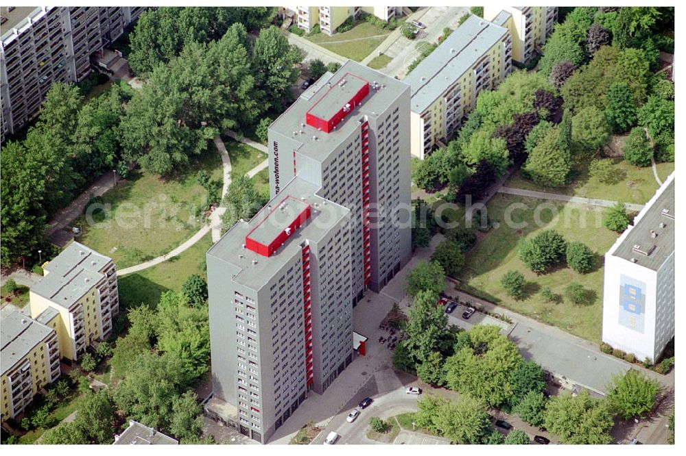 Aerial image Berlin Lichtenberg - 30.05.2004 Berlin Lichtenberg, Blick auf die Gebäude Coppistrasse 10-12, 10365 Berlin, der PRIMA Wohnbau Gesellschaft, PRIMA Wohnbauten Privatisierungs-Managemant GmbH Lichtenberg, Kurfürstendamm 32, 10719 Berlin, Tel.: 212497-0, Fax.: 2110170,