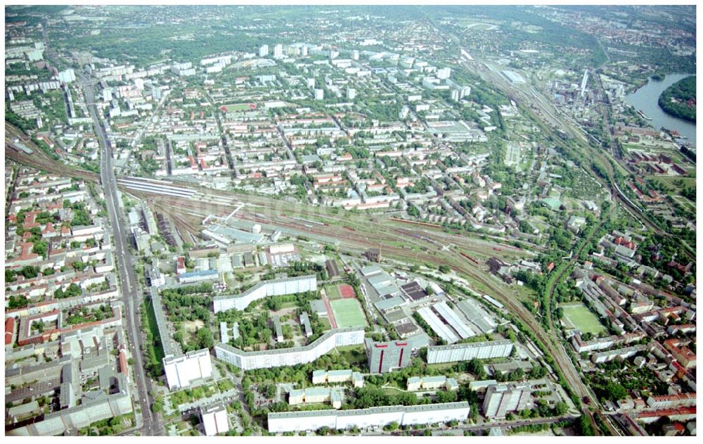 Aerial photograph Berlin Lichtenberg - 31.05.2004 Berlin Lichtenberg, Blick auf die Gebäude der Schulze-Boysen-Straße 39-47, 69-75, 49-67, 10369 Berlin, der PRIMA Wohnbau Gesellschaft, PRIMA Wohnbauten Privatisierungs-Managemant GmbH Lichtenberg, Kurfürstendamm 32, 10719 Berlin, Tel.: 212497-0, Fax.: 2110170,