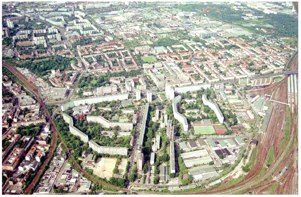 Berlin Lichtenberg from the bird's eye view: 31.05.2004 Berlin Lichtenberg, Blick auf die Gebäude der Schulze-Boysen-Straße 39-47, 69-75, 49-67, 10369 Berlin, der PRIMA Wohnbau Gesellschaft, PRIMA Wohnbauten Privatisierungs-Managemant GmbH Lichtenberg, Kurfürstendamm 32, 10719 Berlin, Tel.: 212497-0, Fax.: 2110170,