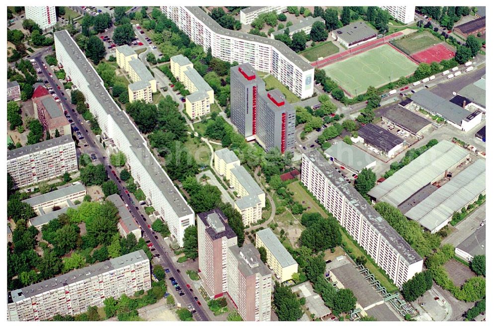 Berlin Lichtenberg from the bird's eye view: 30.05.2004 Berlin Lichtenberg, Blick auf die Gebäude der Schulze-Boysen-Straße 39-47, 69-75, 49-67, 10365 Berlin, der PRIMA Wohnbau Gesellschaft, PRIMA Wohnbauten Privatisierungs-Managemant GmbH Lichtenberg, Kurfürstendamm 32, 10719 Berlin, Tel.: 212497-0, Fax.: 2110170,