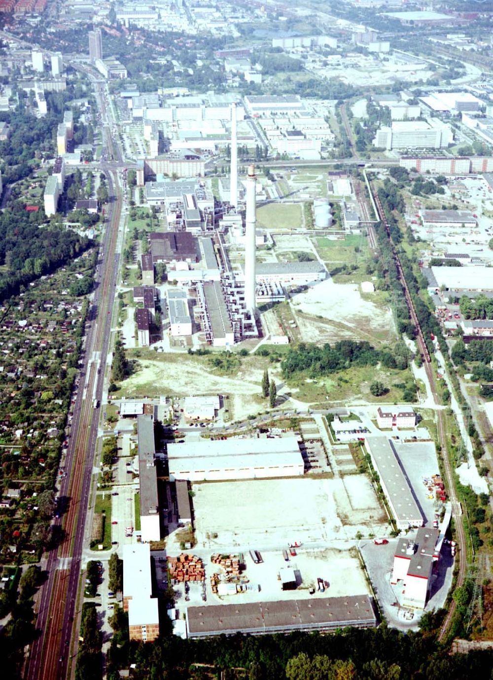 Aerial photograph Berlin - Lichtenberg - 23.08.2002 Berlin - Lichtenberg Heizkraftwerk an der Rhinstraße in Berlin - Lichtenberg