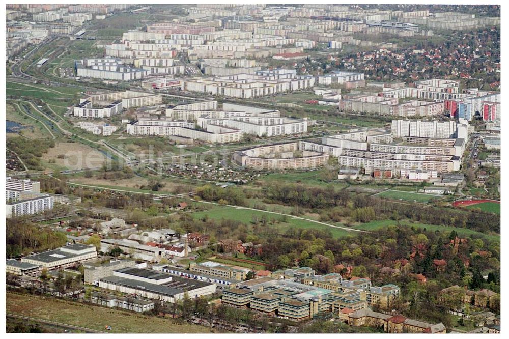 Berlin Marzahn / Hellersdorf from the bird's eye view: 15.04.2004 BERLIN Marzahn / Hellersdorf Blick auf das UKB Unfallkrankenhaus Berlin-Marzahn Warener Str. 7 12683 Berlin Tel. 030/5681-0 service@ukb.de