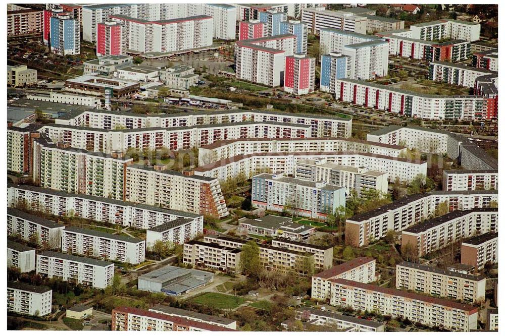 Aerial photograph Berlin - Hellersdorf - 15.04.2004 BERLIN Marzahn / Hellersdorf Blick auf das Wohngebiet am Bansiner Ring am U-Nahnhof Kaulsdorf Nord in Berlin-Hellersdorf