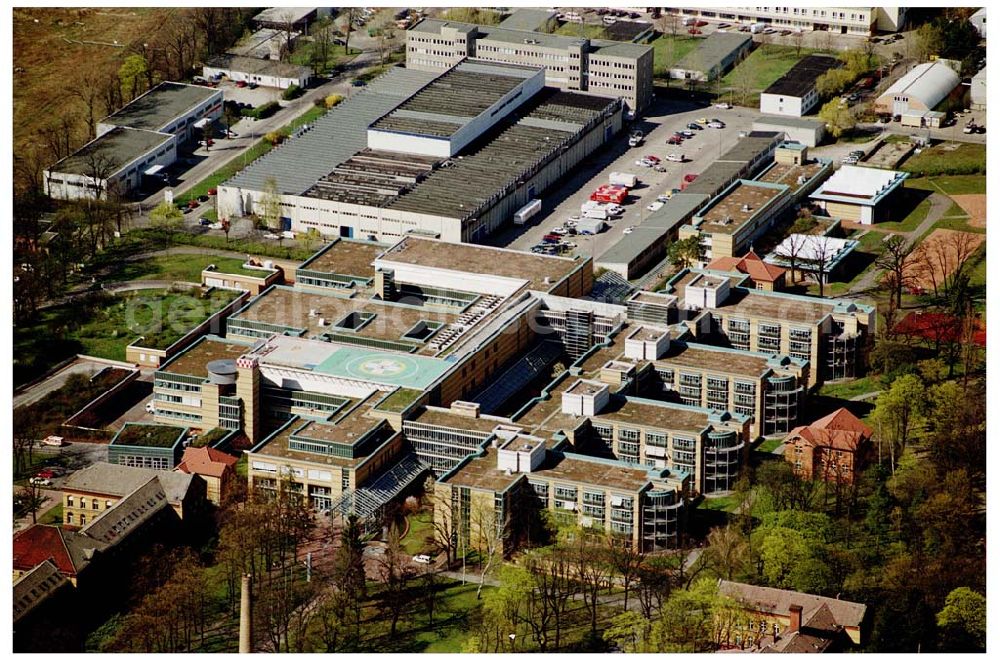 Berlin Marzahn / Hellersdorf from the bird's eye view: 15.04.2004 BERLIN Marzahn / Hellersdorf Blick auf das UKB Unfallkrankenhaus Berlin-Marzahn Warener Str. 7 12683 Berlin Tel. 030/5681-0 service@ukb.de