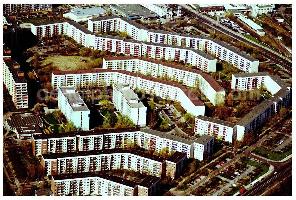 Aerial image Berlin - Hellersdorf - 15.04.2004 BERLIN Marzahn / Hellersdorf Blick auf das Wohngebiet am Bansiner Ring am U-Bahnhof Kaulsdorf Nord in Berlin-Hellersdorf