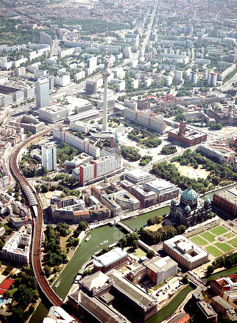 Berlin from above - Berlin Mitte Baustelle der DIFA auf dem Dom Aquarree (Museumsinsel) in Berlin Mitte (im Hintergrund: Blick auf den Alexanderplatz und dem Fernsehturm und das Rote Rathaus)