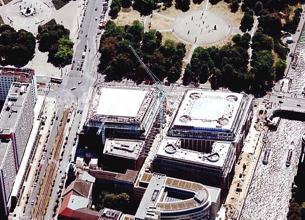 Aerial image Berlin - Berlin Mitte Baustelle der DIFA auf dem Dom Aquarree (Museumsinsel) an der Spree und Karl-Liebknecht-Straße in Berlin Mitte