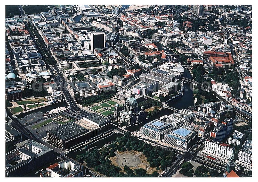 Berlin from above - Berlin Mitte Baustelle der DIFA auf dem Dom-Aquarree (Museumsinsel) an der Spree und Karl-Liebknecht-Straße in Berlin Mitte (im Hintergrund: Humboldt-Universität; rechts unten: St.-Marien Kirche)