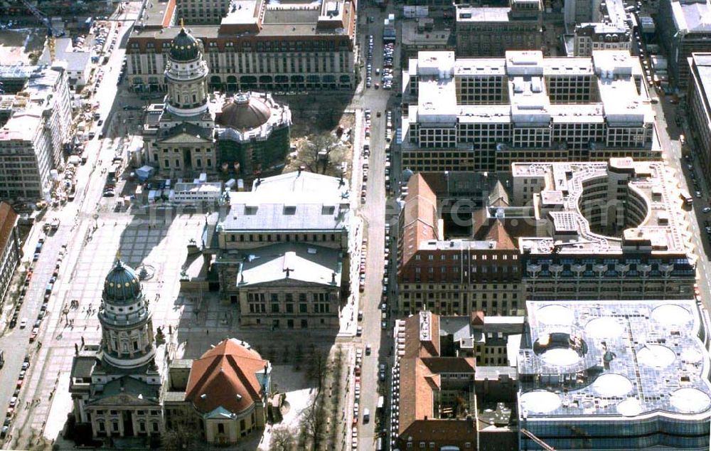 Berlin from above - Berlin-Mitte / Friedrichstadtpassagen mit dem Quartieren 207 bis 205.