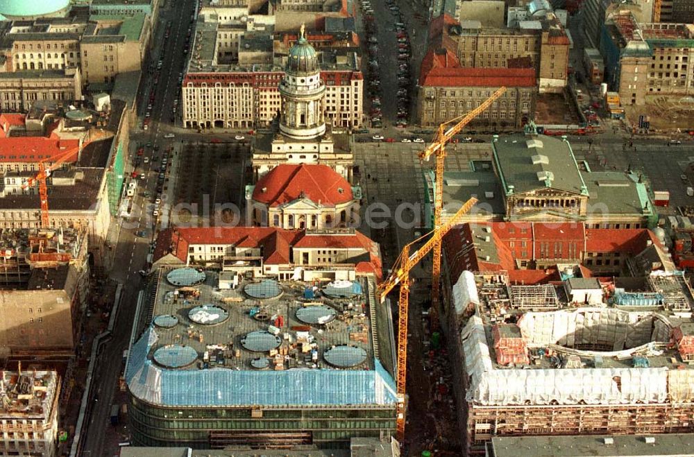 Berlin from above - Berlin Mitte Gandarmenmarkt. Baustelle des Kaufhauses Lafajette 02.1995