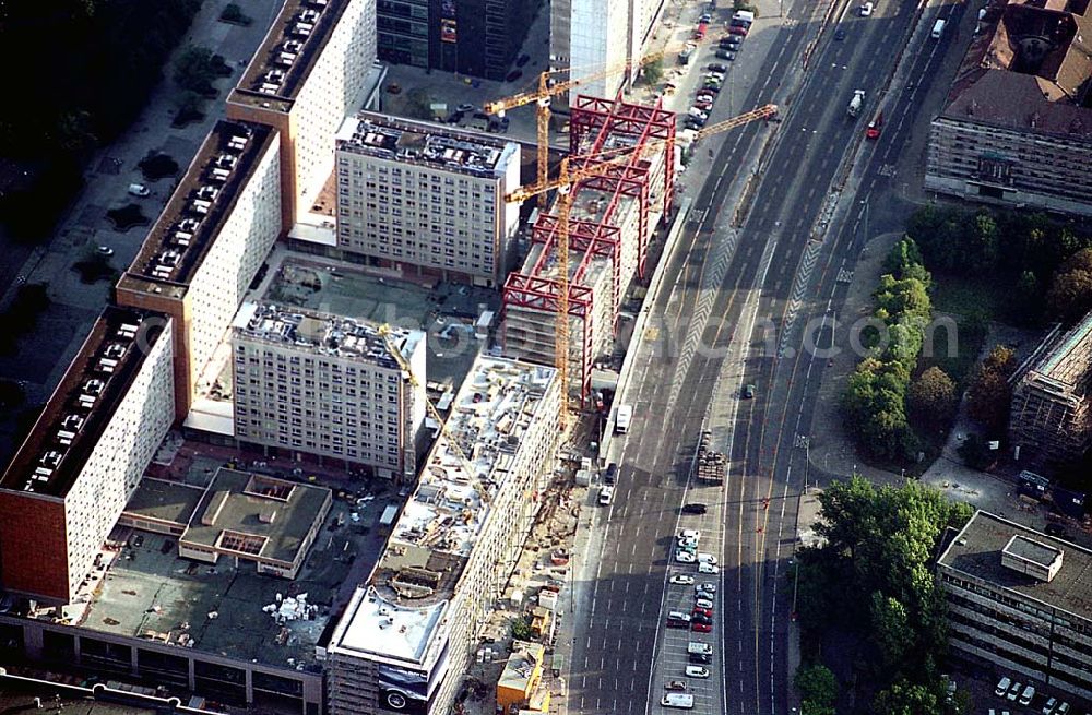 Aerial photograph Berlin - Umbau der Rathaus-Passagen mit Neubau eines Parkhaus und Blick auf die Rathausstraße