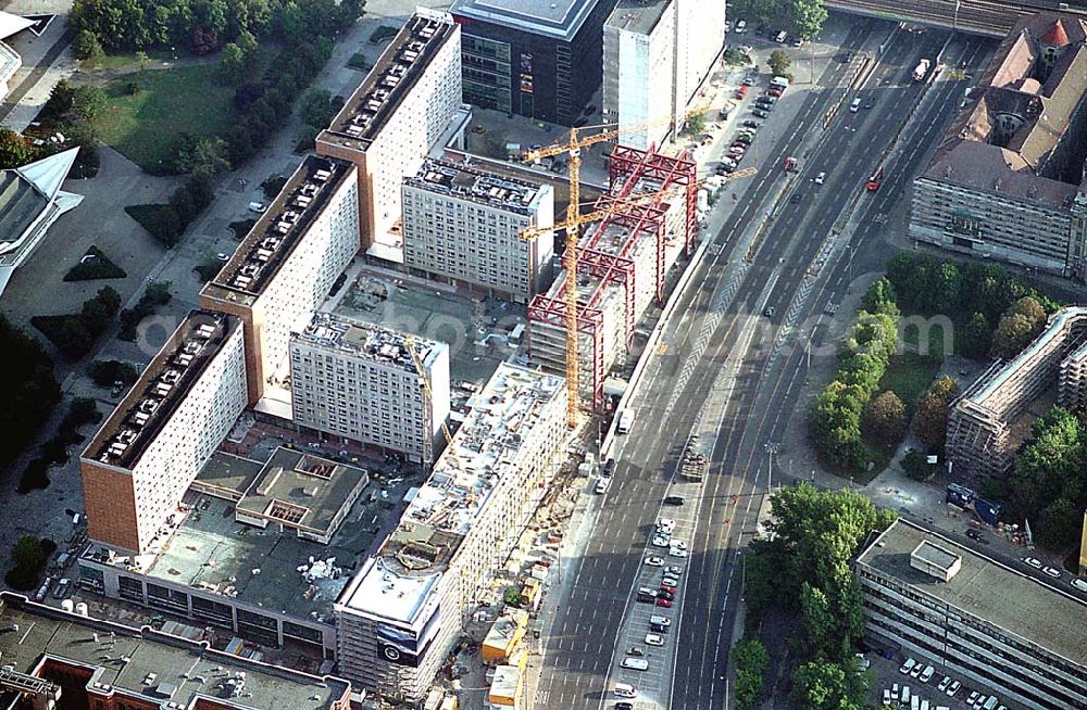 Berlin from above - Umbau der Rathaus-Passagen mit Neubau eines Parkhaus und Blick auf die Rathausstraße