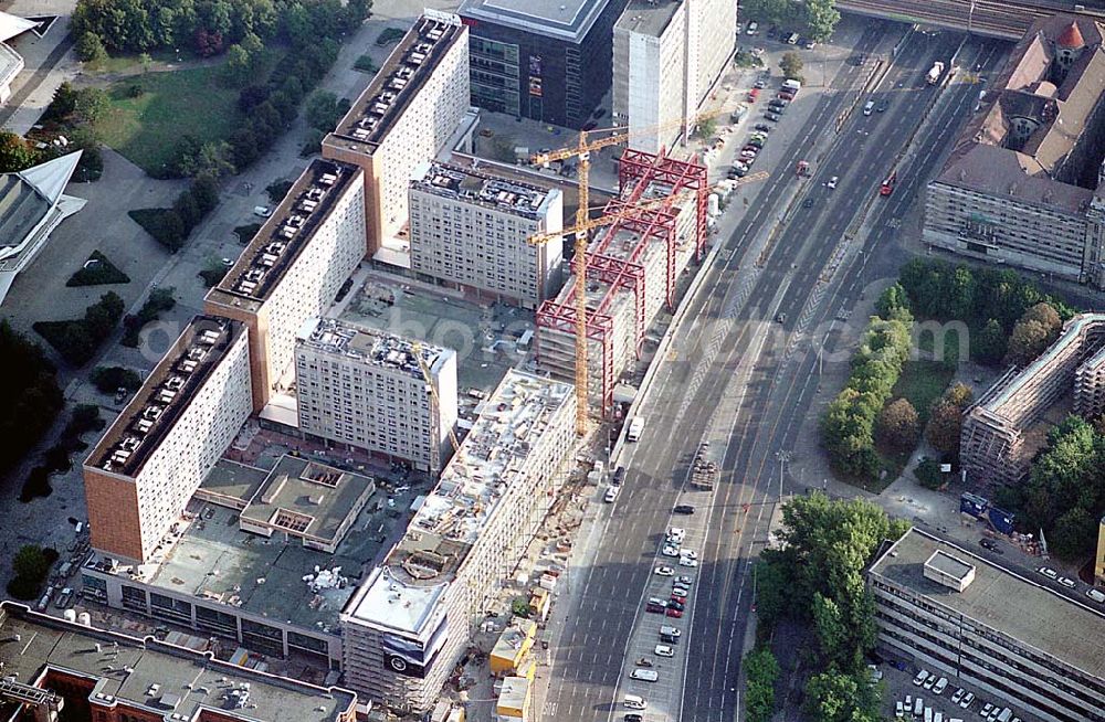 Aerial image Berlin - Umbau der Rathaus-Passagen mit Neubau eines Parkhaus und Blick auf die Rathausstraße