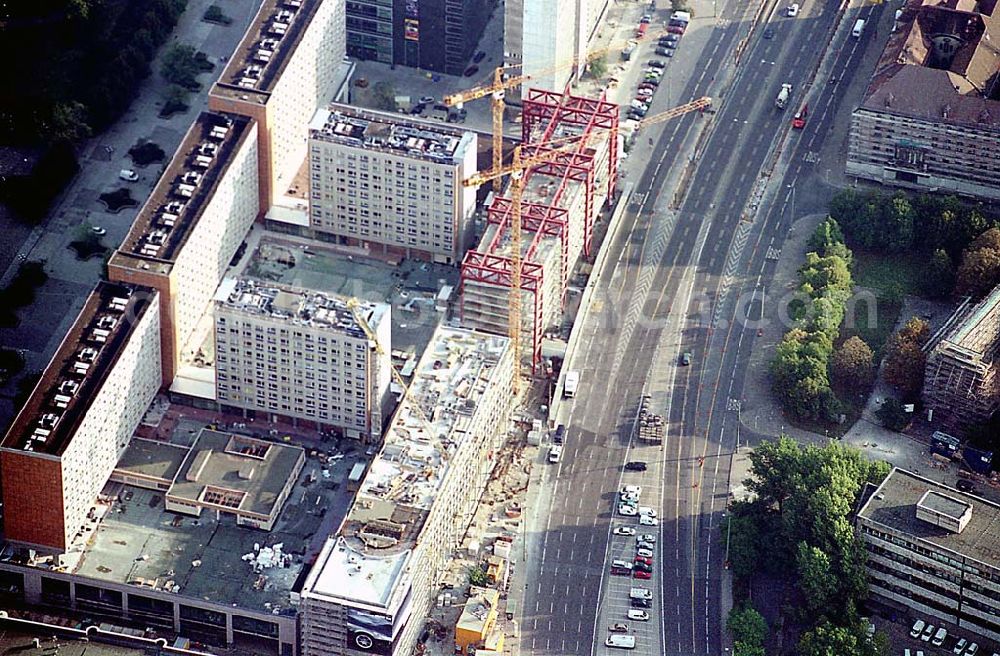 Aerial photograph Berlin - Umbau der Rathaus-Passagen mit Neubau eines Parkhaus und Blick auf die Rathausstraße