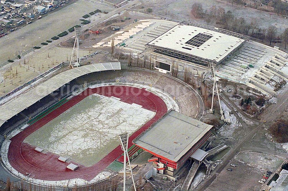 Aerial image Berlin-Prenzlauer Berg - 21.12.1995 Berlin, Neubau Sportstätten Jahnsportpark Ostbahnhof