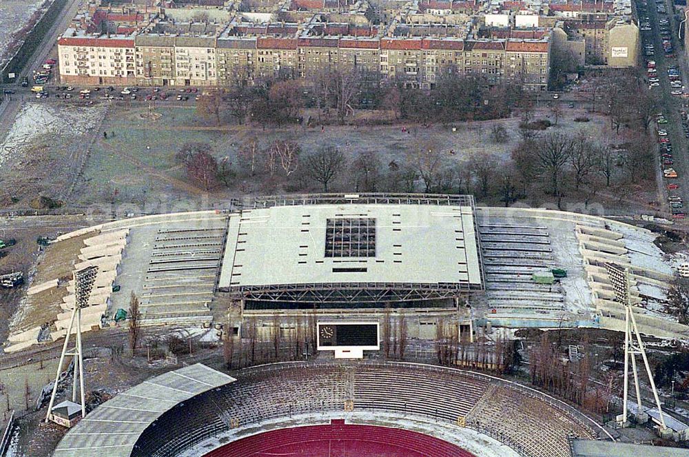 Berlin-Prenzlauer Berg from above - 21.12.1995 Berlin, Neubau Sportstätten Jahnsportpark Ostbahnhof