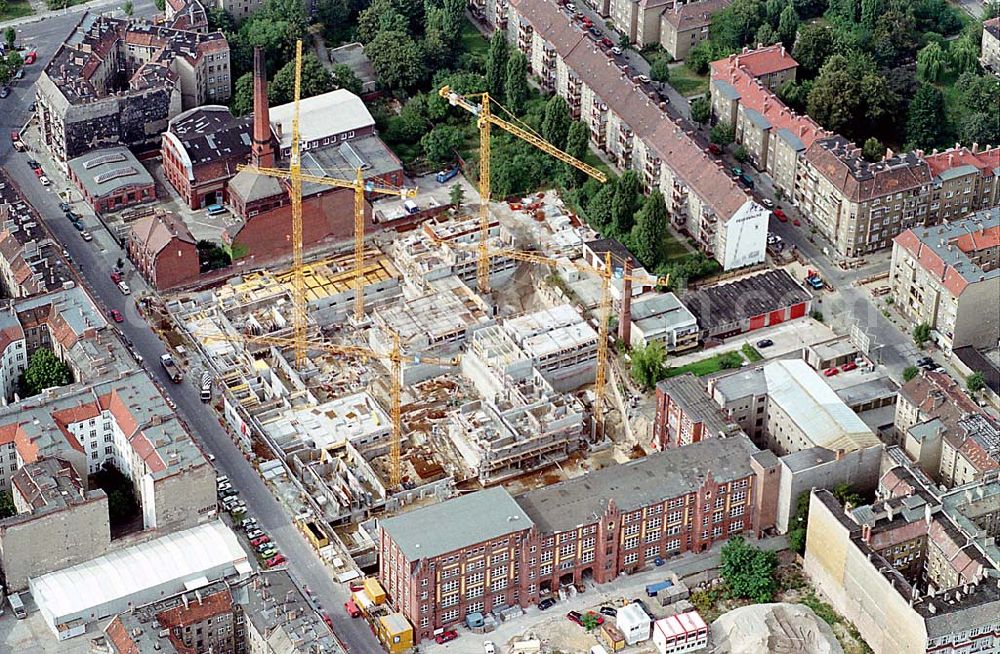 Berlin Prenzlauer Berg from the bird's eye view: 06.09.1995 Berlin, Neubau Wohn - und Geschäftsbauten Erich-Weinert-Strasse, Ecke Greifswalder Straße