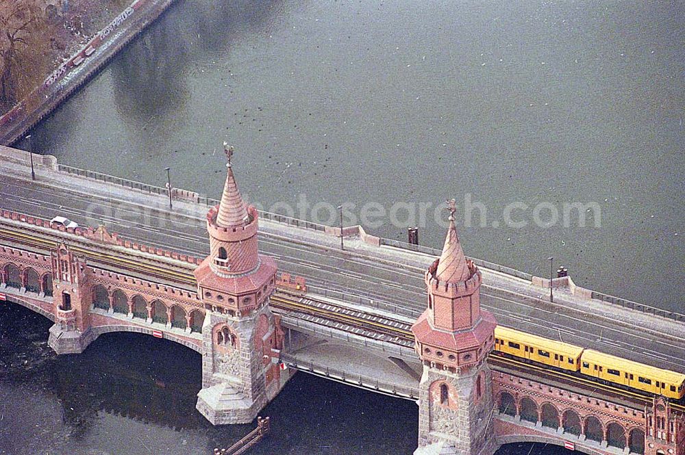 Aerial photograph Berlin-Friedrichshain - 21.12.1995 Berlin, Oberbaumbrücke