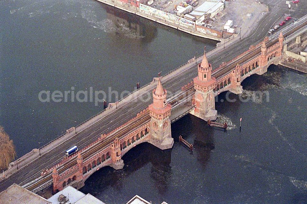 Aerial photograph Berlin-Friedrichshain - 21.12.1995 Berlin, Oberbaumbrücke