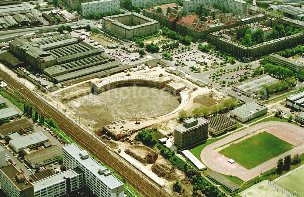 Aerial image Berlin, Prenzlauer Berg - 24.05.1994 Berlin, Prenzlauer Berg Sporthallen -bau, Mehrzweckhalle Jahnsportpark