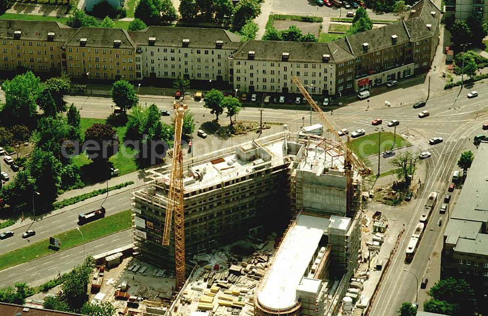 Berlin, Prenzlauer Berg from above - 24.05.1994 Berlin, Prenzlauer Berg Sporthallen -bau, Mehrzweckhalle Jahnsportpark