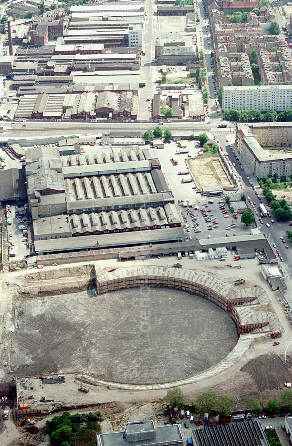 Aerial photograph Berlin, Prenzlauer Berg - 24.05.1994 Berlin, Prenzlauer Berg Sporthallen -bau, Mehrzweckhalle Jahnsportpark