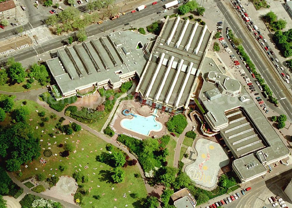 Aerial photograph Berlin, Prenzlauer Berg - 24.05.1994 Berlin, Prenzlauer Berg Sporthallen -bau, Mehrzweckhalle Jahnsportpark