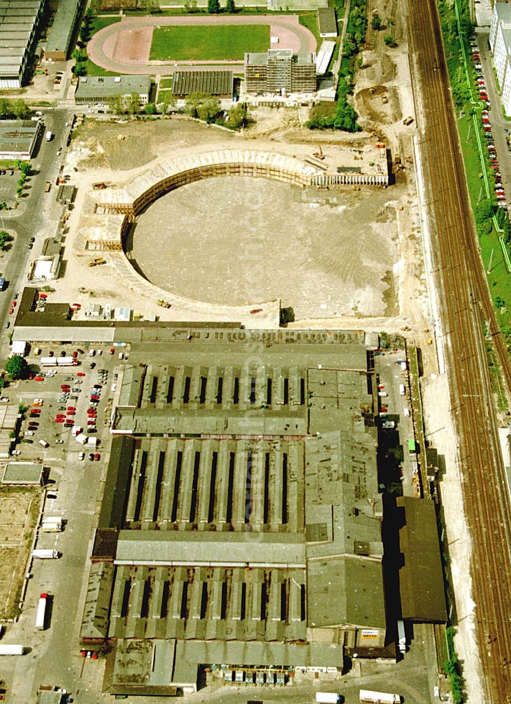 Aerial photograph Berlin, Prenzlauer Berg - 24.05.1994 Berlin, Prenzlauer Berg Sporthallen -bau, Mehrzweckhalle Jahnsportpark