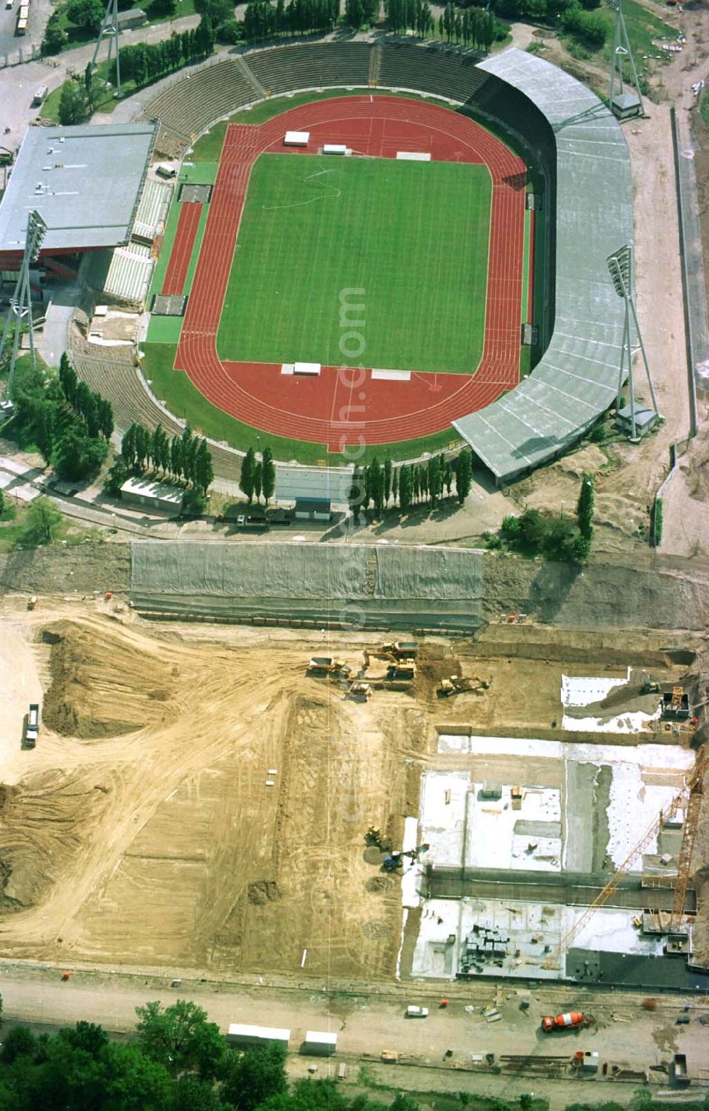 Berlin, Prenzlauerberg from the bird's eye view: 24.05.94 Berlin Prenzlauerberg, Bau des Jahnsportparks