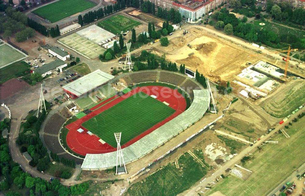 Berlin Prenzlauerberg from the bird's eye view: 24.05.94 Berlin Prenzlauerberg, Bau des Jahnsportparks