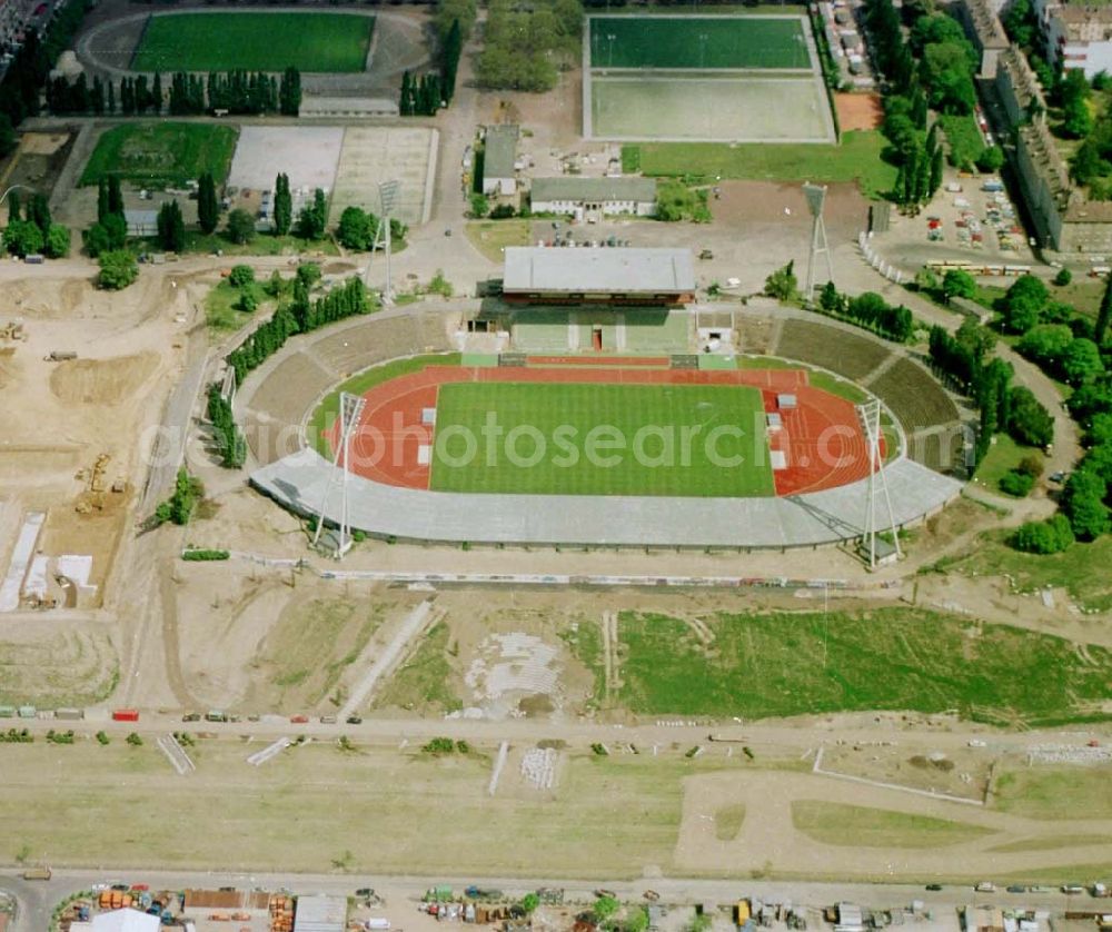 Berlin Prenzlauerberg from the bird's eye view: 24.05.94 Berlin Prenzlauerberg, Bau des Jahnsportparks