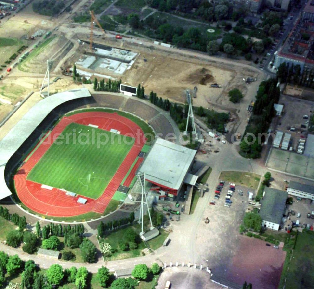 Berlin Prenzlauerberg from above - 24.05.94 Berlin Prenzlauerberg, Bau des Jahnsportparks