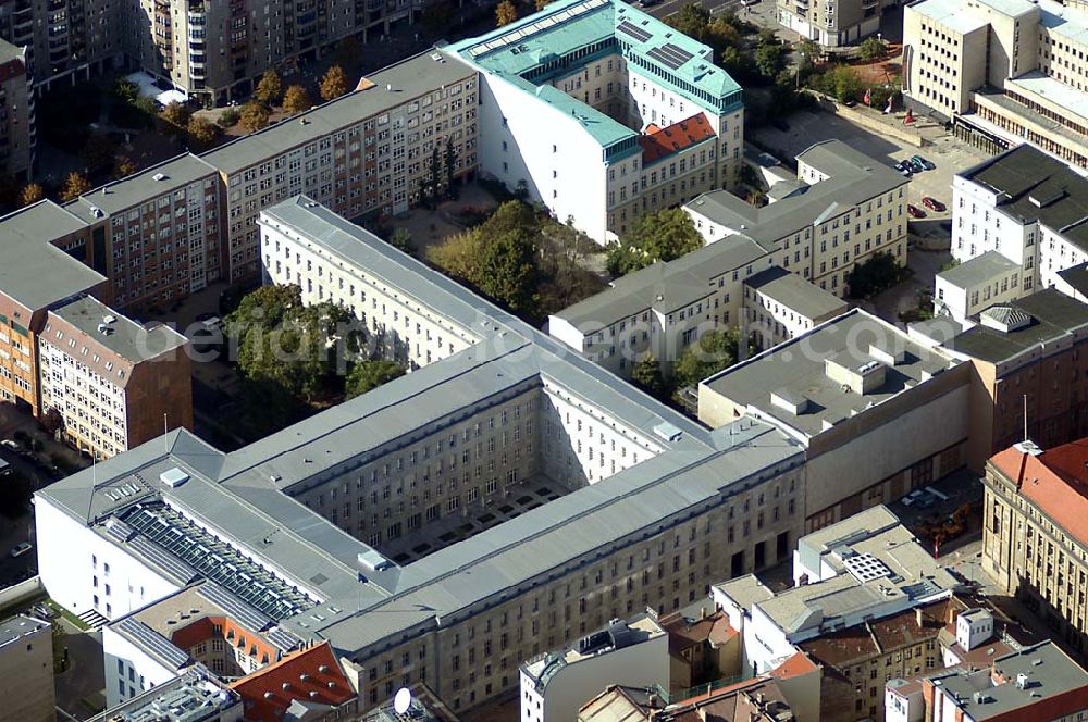 Berlin / Mitte from the bird's eye view: Presse- und Informationsamt der Bundesregierung an der Taubenstraße in Berlin - Mitte