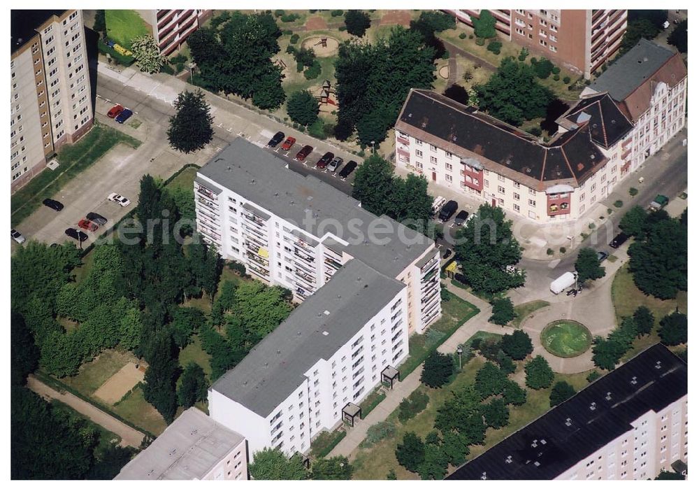 Aerial photograph Berlin Lichtenberg - 31.05.2004 Berlin Lichtenberg, Blick auf die Gebäude der Köpitzer Straße 1-11, 10135 Berlin, der PRIMA Wohnbau Gesellschaft, PRIMA Wohnbauten Privatisierungs-Managemant GmbH Lichtenberg, Kurfürstendamm 32, 10719 Berlin, Tel.: 212497-0, Fax.: 2110170,