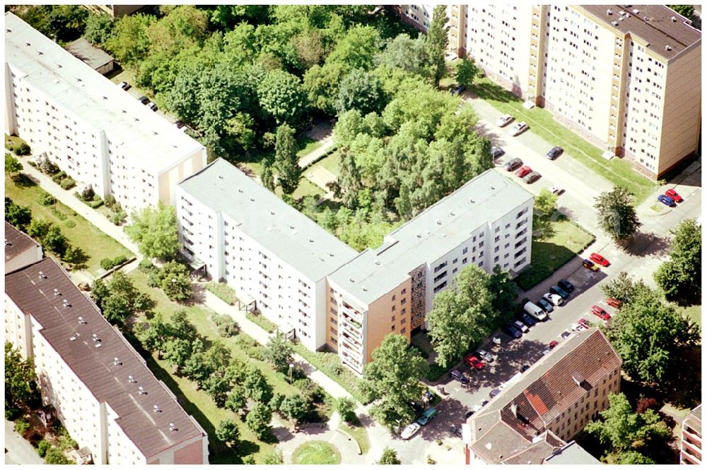 Aerial image Berlin Lichtenberg - 31.05.2004 Berlin Lichtenberg, Blick auf die Gebäude der Köpitzer Straße 1-11, 10135 Berlin, der PRIMA Wohnbau Gesellschaft, PRIMA Wohnbauten Privatisierungs-Managemant GmbH Lichtenberg, Kurfürstendamm 32, 10719 Berlin, Tel.: 212497-0, Fax.: 2110170,