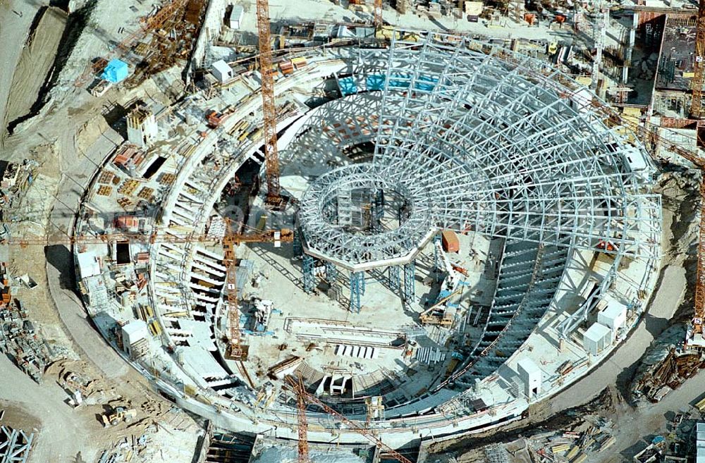 Berlin from the bird's eye view: 21.10.1995 Berlin, Radsporthalle / Baustelle an der Landserger Allee