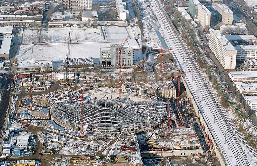 Berlin Friedrichshain from the bird's eye view: 22.11.1995 Berlin, Radsporthalle / Velodrom an der Landsberger Allee