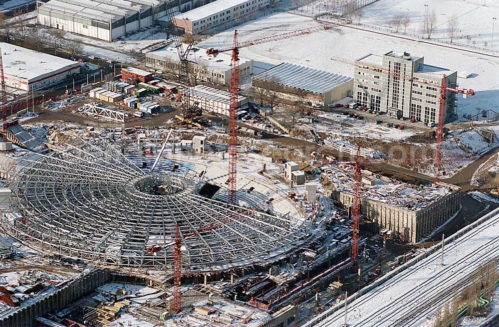 Berlin Friedrichshain from above - 22.11.1995 Berlin, Radsporthalle / Velodrom an der Landsberger Allee