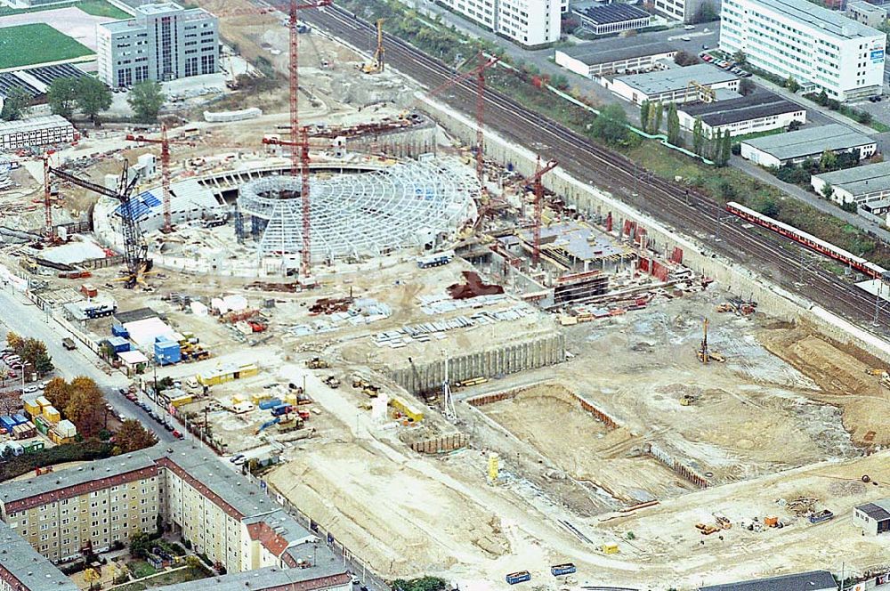 Aerial photograph Berlin Friedrichshain - 24.09.1995 Berlin, Radsporthallenbahn\ Velodrom an der Landsberger Allee